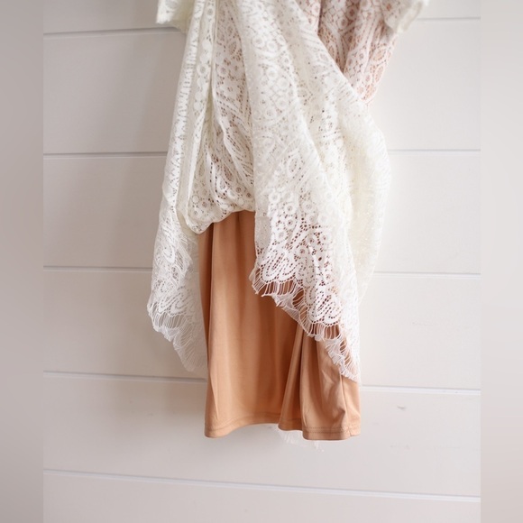 White Lace Short Sleeve High/Low-Special Occasion Dress by “Wildfire”-Size Small - Picture 12 of 14